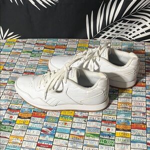 Reebok Classics White Leather Sneakers size 10 MemoryTech Comf